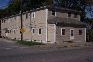 Foto principal - 10118 Hall St