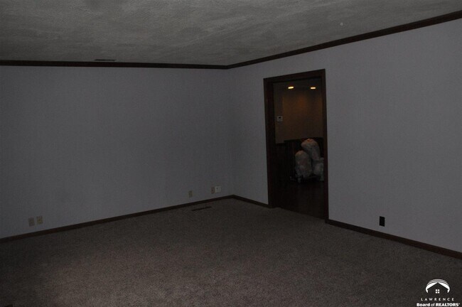 Foto del edificio - 2020 Hillview Rd