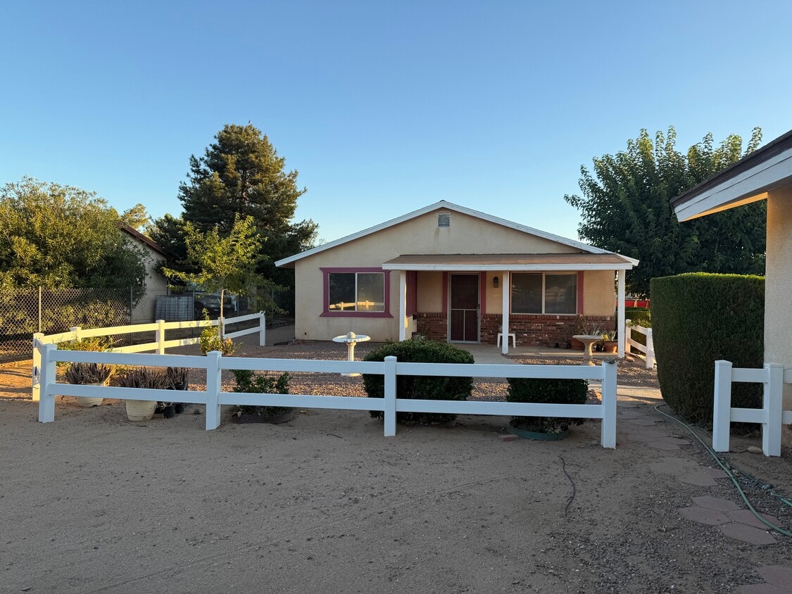 Back house on acre lot, private space with its own garage - 15936 Lime St