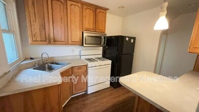 Building Photo - 1026 Mirror St