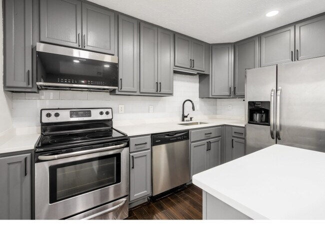 Building Photo - 4079 Forest Edge Dr