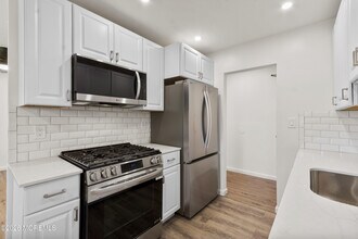 Building Photo - 70 Stonehurst Blvd