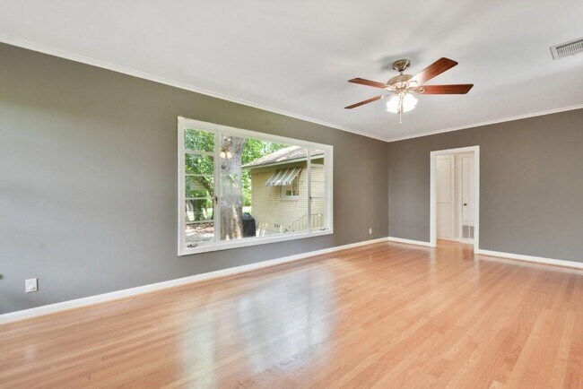 Building Photo - 3214 Bonnie Rd