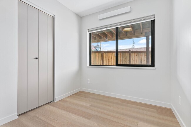 Foto del edificio - 2517 Vallette St