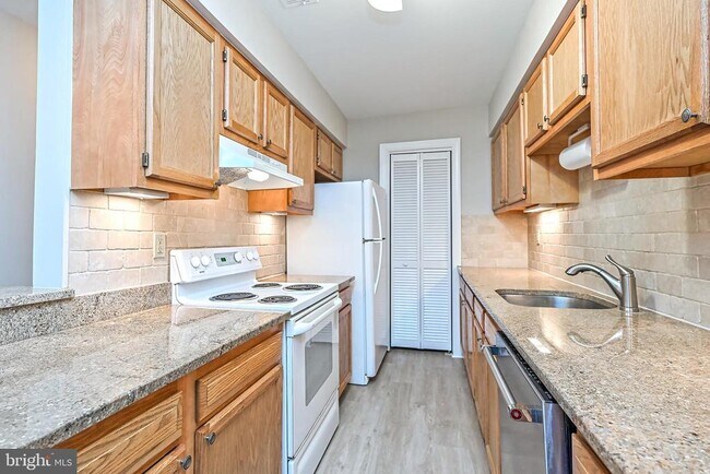 Foto del edificio - 5907 Noblestown Rd