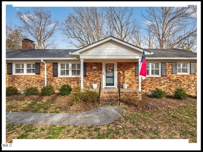 Foto del edificio - 5008 Autumn Dr