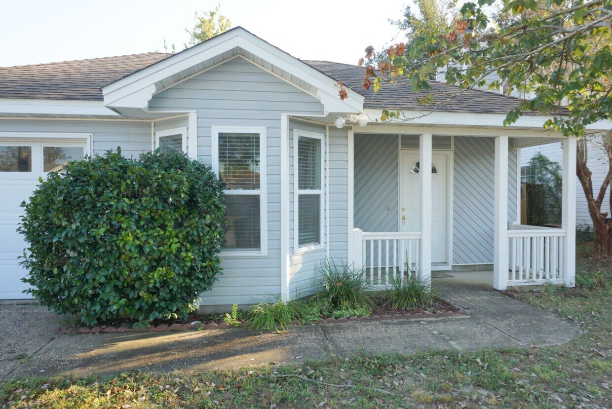 Foto principal - 416 Apple Dr