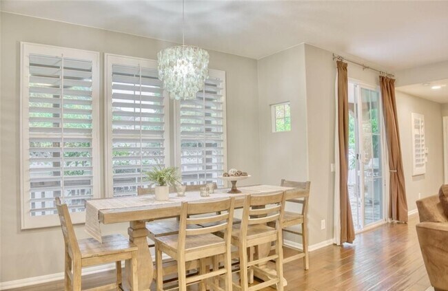 Foto del edificio - 2 Evergreen Rd