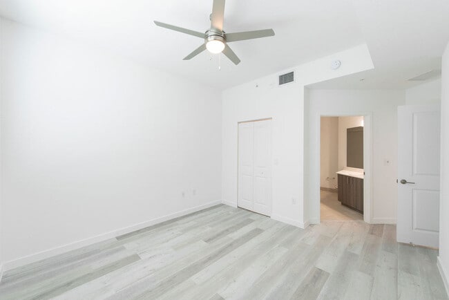 Building Photo - Solimar Apartment Homes