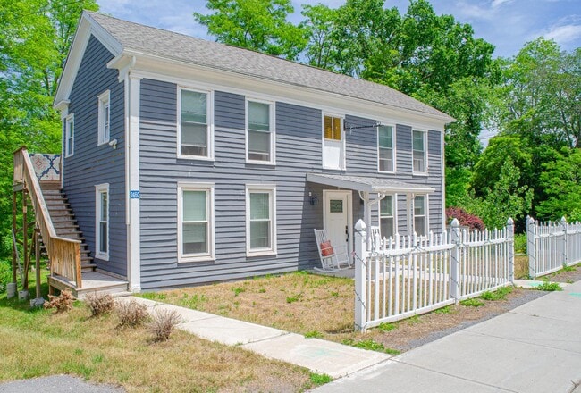 Foto del edificio - 2460 NY-145