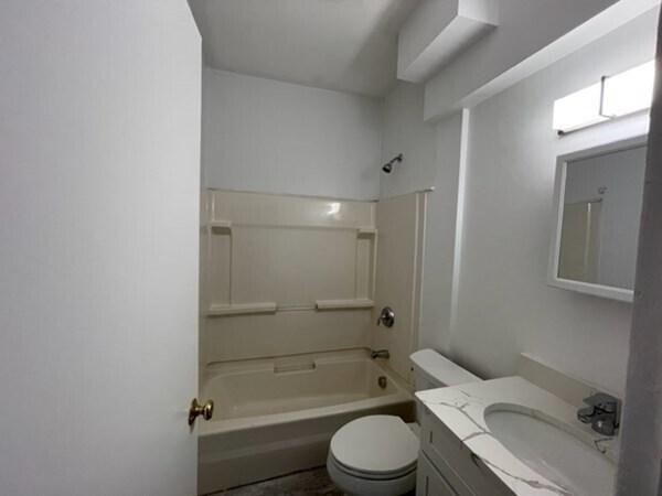 Building Photo - 48 Englewood Ave
