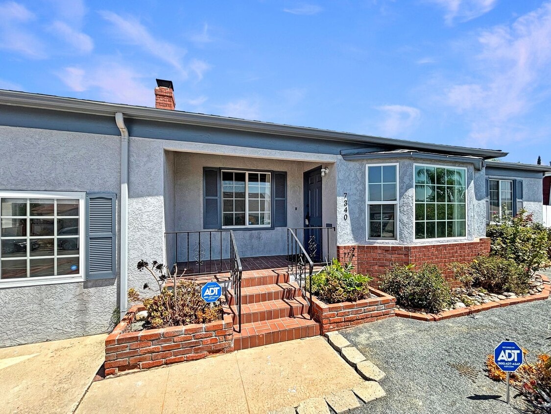 Primary Photo - Charming 3BD/3BA House in La Mesa W/ Large...