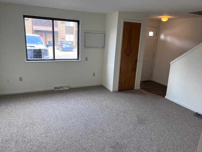 Building Photo - 35 Broome St