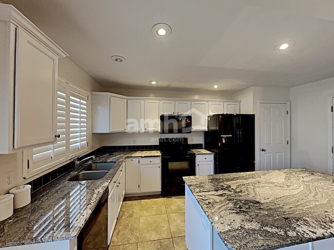 Building Photo - 8607 McGinnis Ln