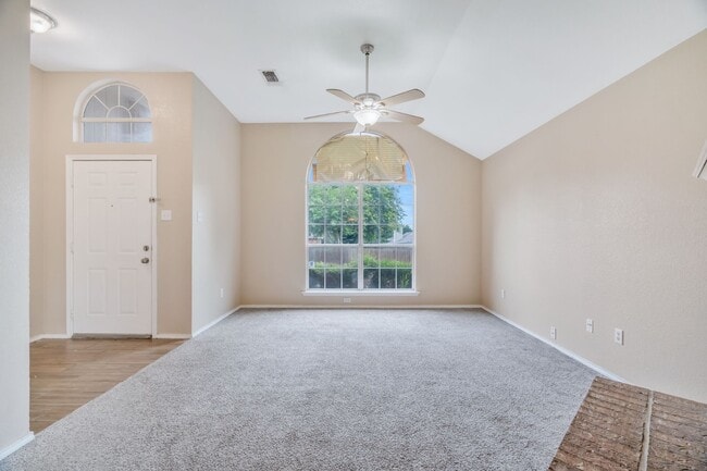 Building Photo - 203 Cain Dr