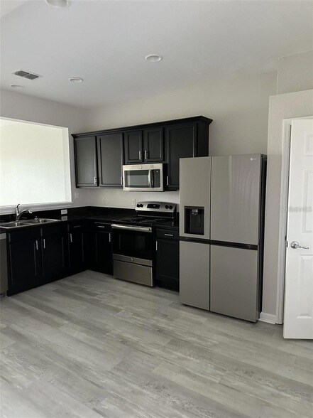 Foto del edificio - 4500 SW 52nd Cir
