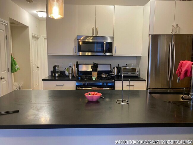 Foto del edificio - 656 Massachusetts Ave