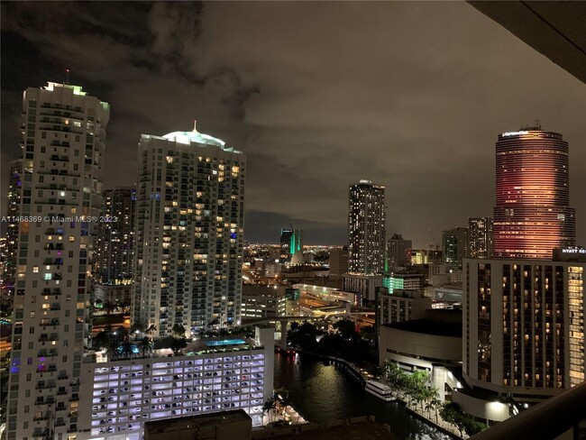 Foto del edificio - 485 Brickell Ave