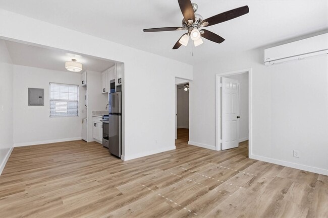 Building Photo - 2431 S Ridgeley Dr