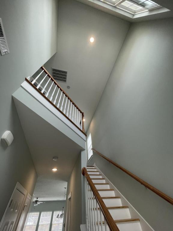 Building Photo - 423 Terrace View Ct.