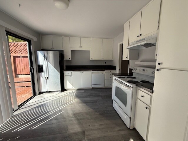 Foto del edificio - 21 Larkspur Ln