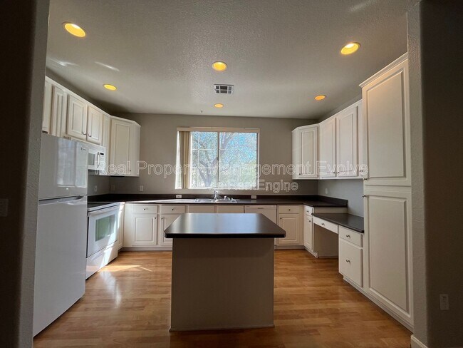 Foto del edificio - 4455 E Paradise Vlg Pkwy S