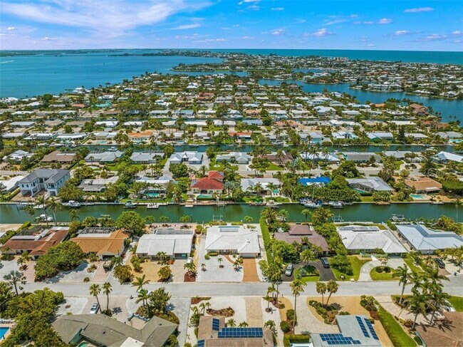 Foto del edificio - 614 Gladstone Ln