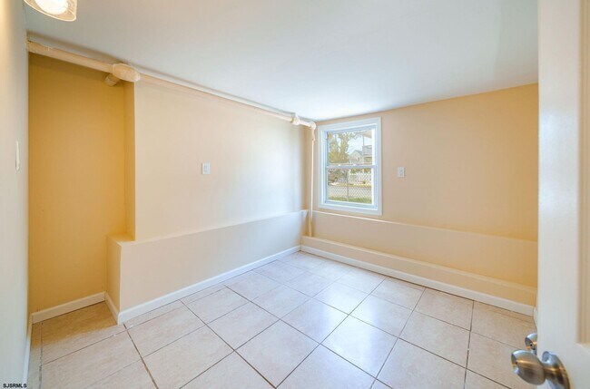 Building Photo - 65 N Laclede Pl