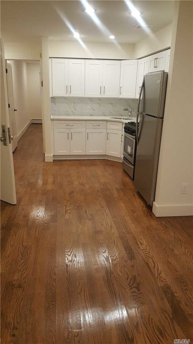 Foto del edificio - 979 Cleveland St