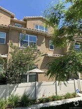 Building Photo - 1367 Santa Diana Rd