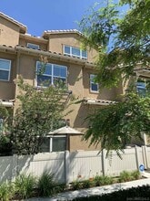 Building Photo - 1367 Santa Diana Rd