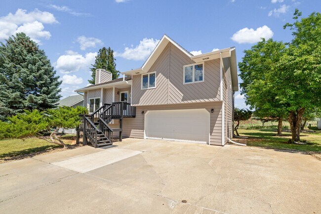 Foto del edificio - 3704 Meadowbrook Dr