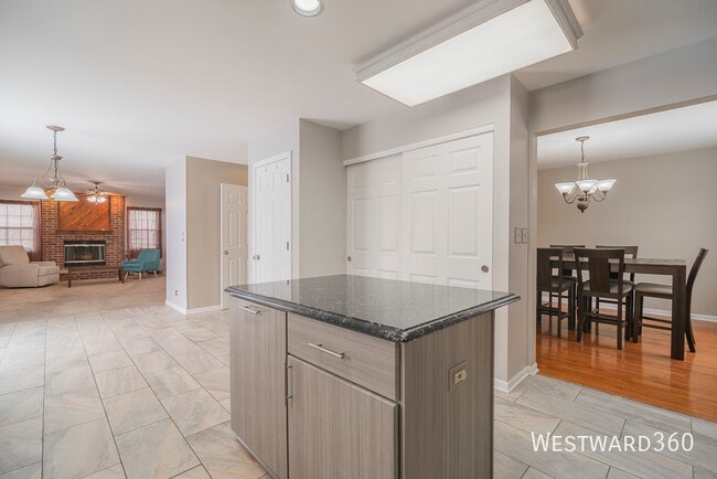 Foto del edificio - 164 Forestview Ct