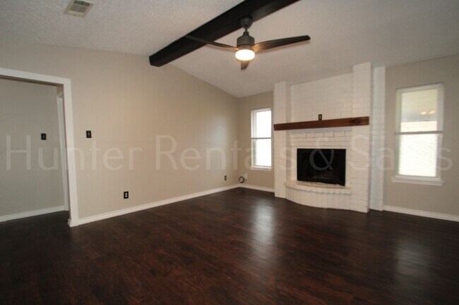 Building Photo - Stylish Killeen Retreat on Mountain View Drive