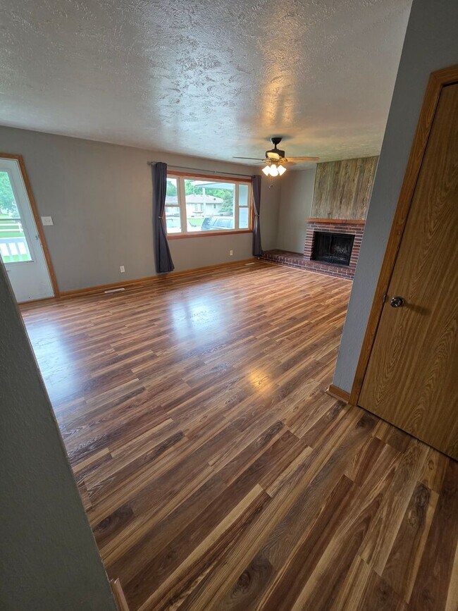 Building Photo - 501 Adare Rd