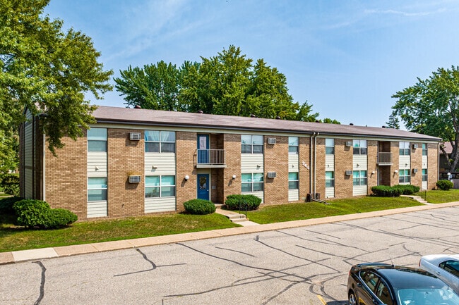 Building Photo - The Maples Apartments
