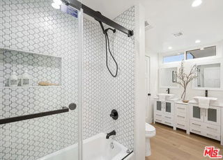 Building Photo - 3852 Sherview Dr