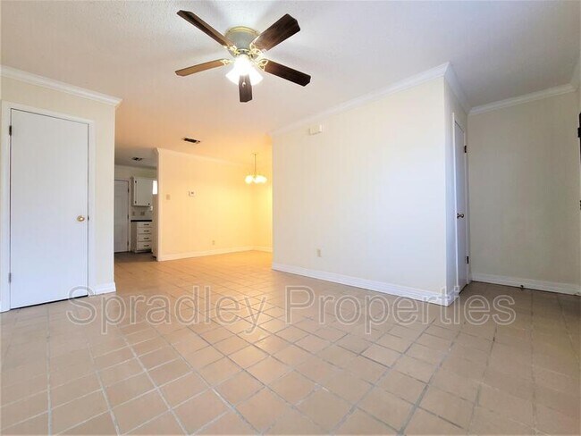 Building Photo - 1027 N Wall St