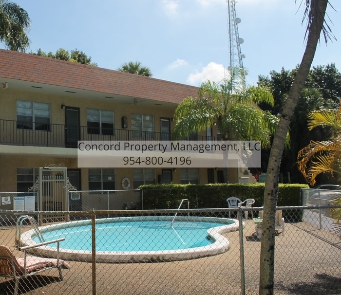 Primary Photo - FURNISHED EFFICIENCY in Sailboat Bend with...