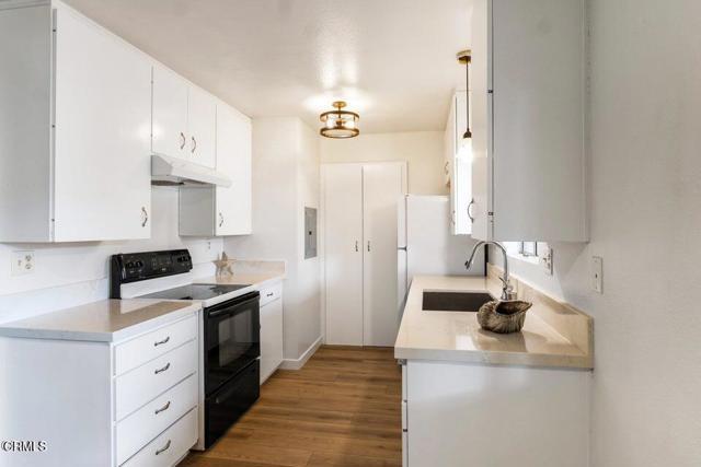 Building Photo - 233 S Ventura Rd