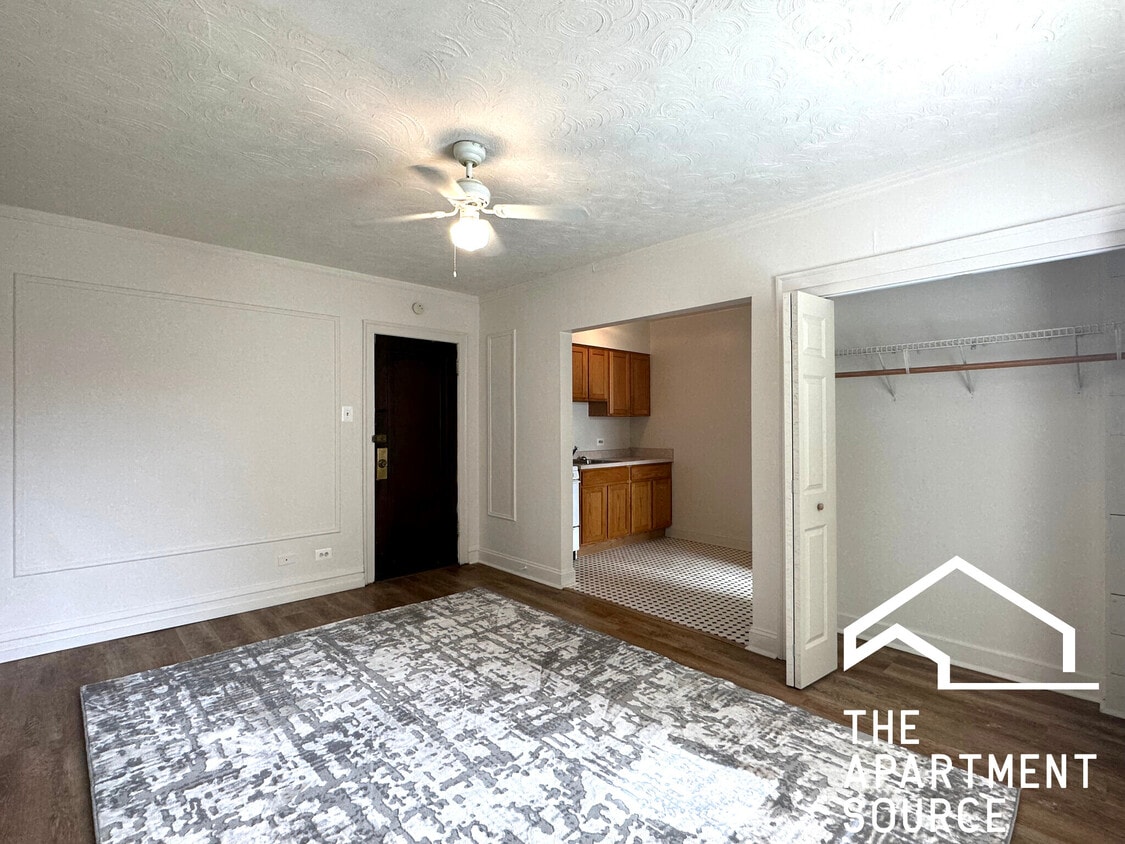 Primary Photo - 4531 N Ashland Ave