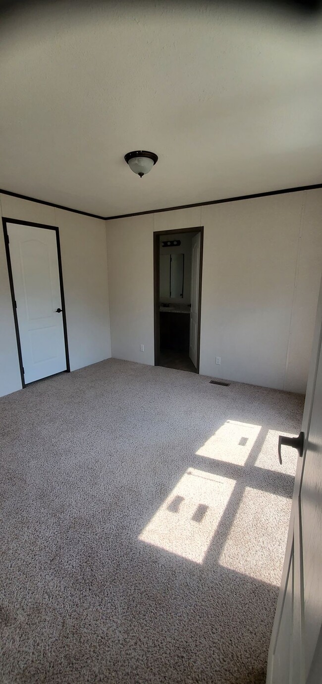 Foto del edificio - 11700 E Waterman St