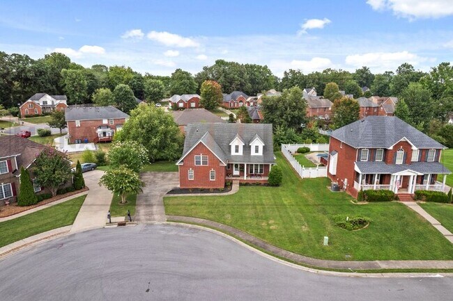 Foto del edificio - 135 Weymouth Ct
