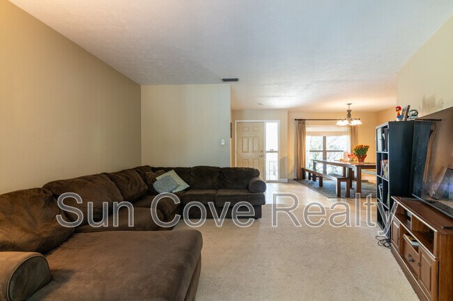 Foto del edificio - 915 Woodleaf Way