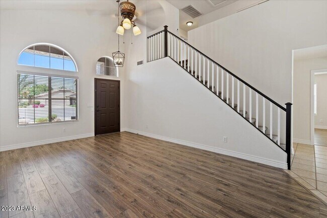 Building Photo - 7415 W Lone Cactus Dr