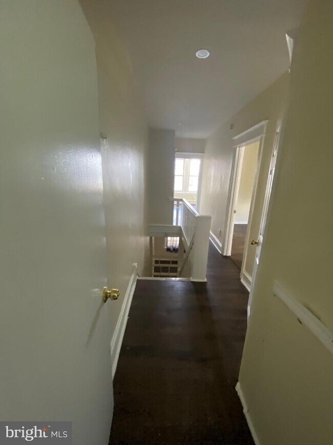 Building Photo - 2065 Albright St