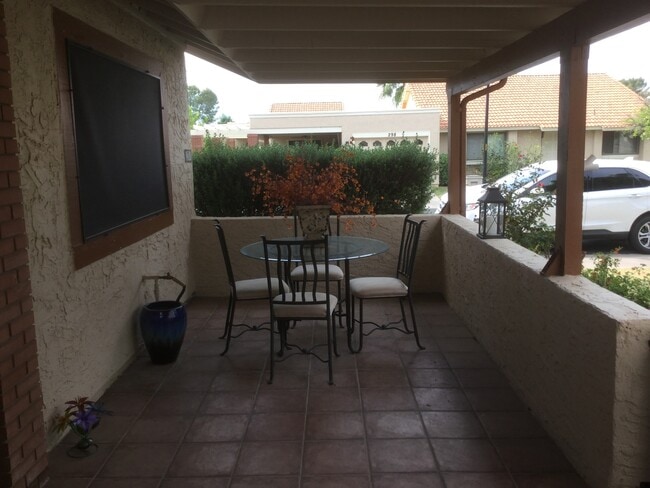Building Photo - Summer/Fall Seasonal Rental Available Dece...