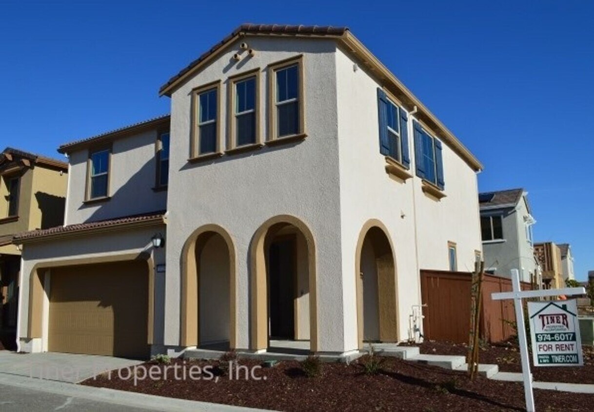 Primary Photo - New Solar Powered Lennar Home