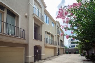 Building Photo - 1205 Detering St