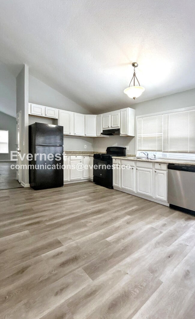 Building Photo - 1312 Langholm Dr